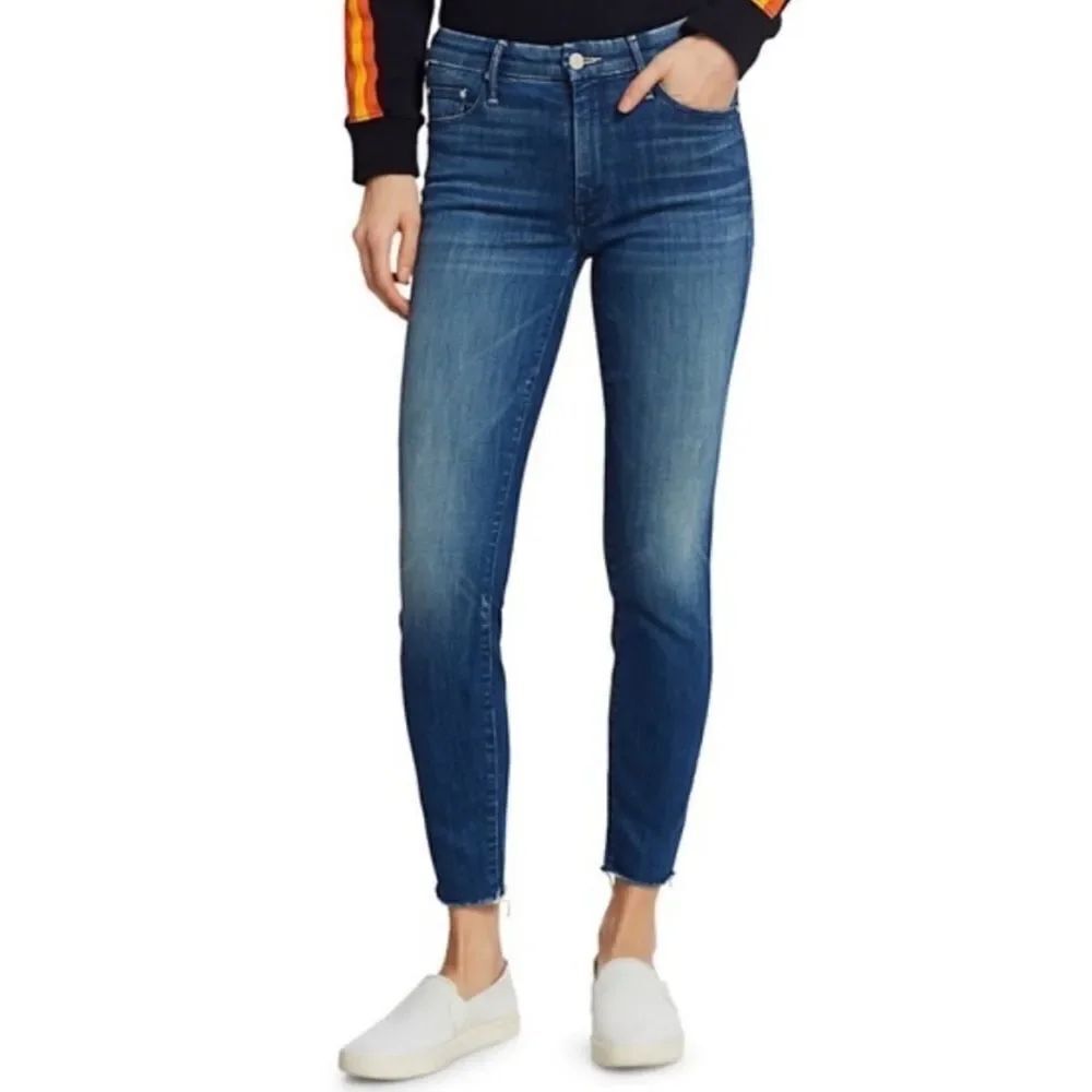 Mother The Looker Ankle Fray Jean Squeeze It